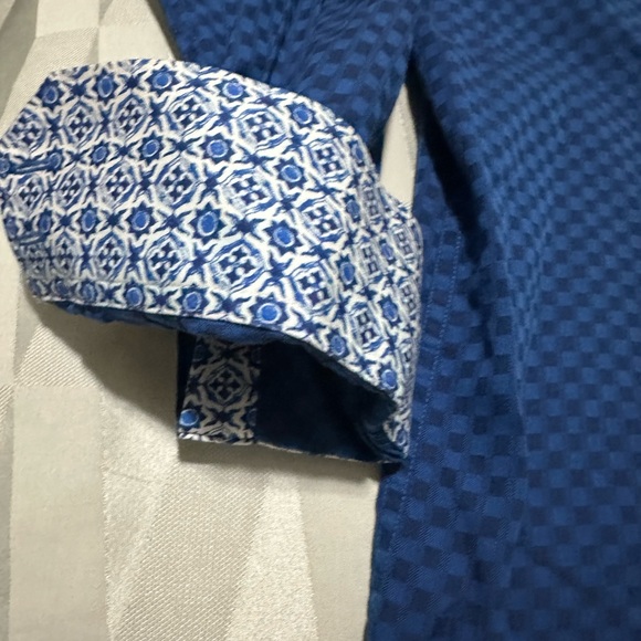 Robert Graham Blue long sleeve - Picture 2 of 6